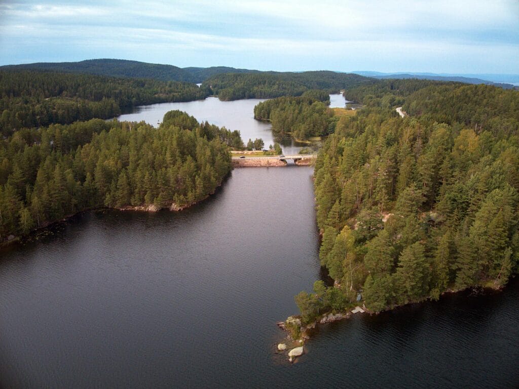 Reservoir and dam in a forested catchment used for water basin modeling